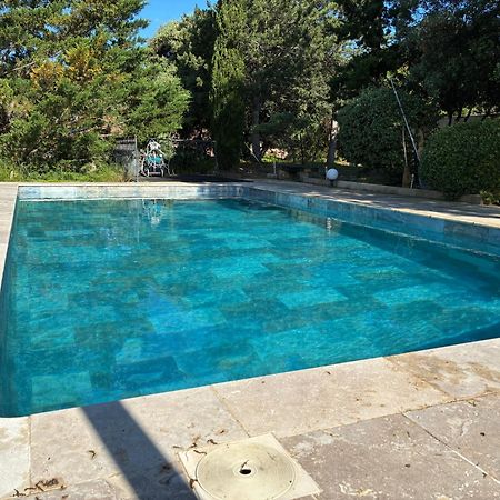 Gite 2 Chambres Avec Piscine Sernhac Екстериор снимка