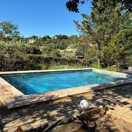 Gite 2 Chambres Avec Piscine Sernhac Екстериор снимка