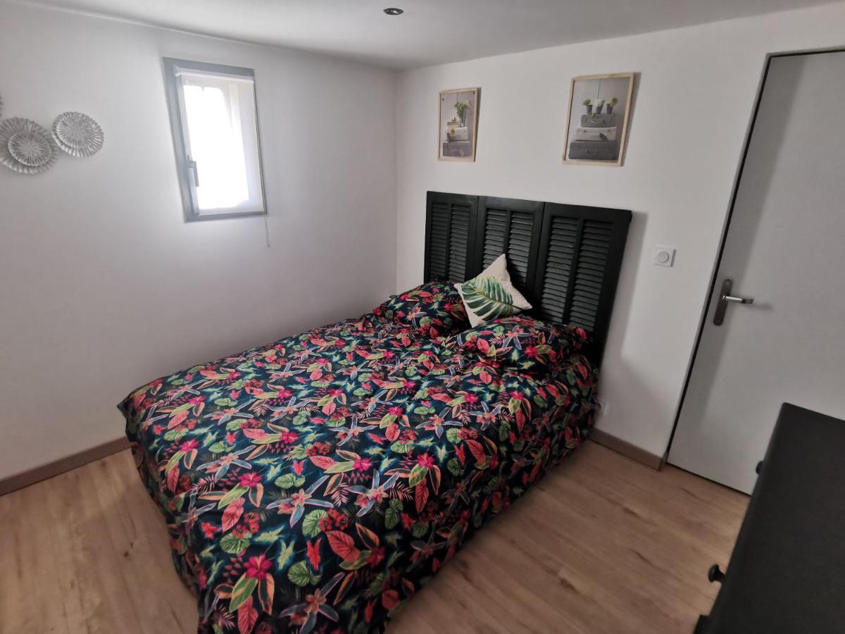 Gite 2 Chambres Avec Piscine Sernhac Екстериор снимка