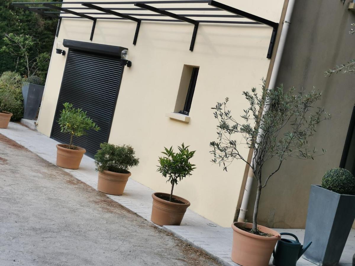 Gite 2 Chambres Avec Piscine Sernhac Екстериор снимка
