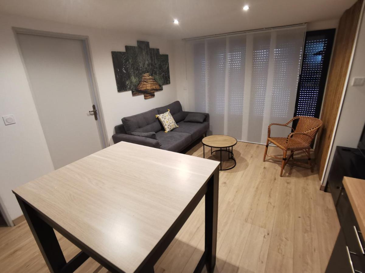 Gite 2 Chambres Avec Piscine Sernhac Екстериор снимка