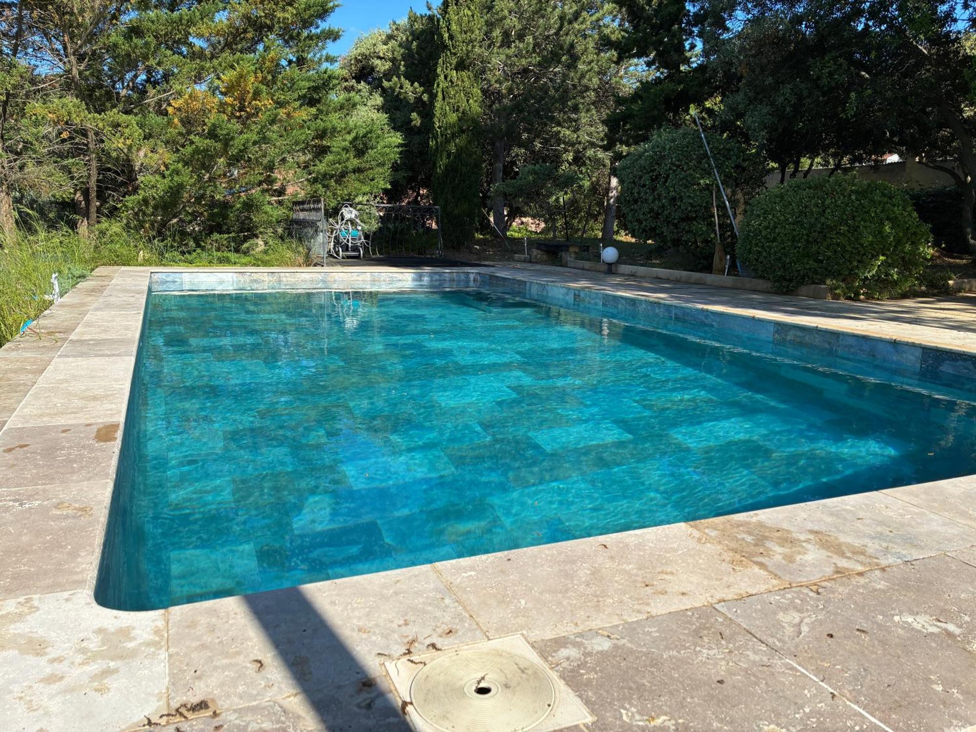 Gite 2 Chambres Avec Piscine Sernhac Екстериор снимка