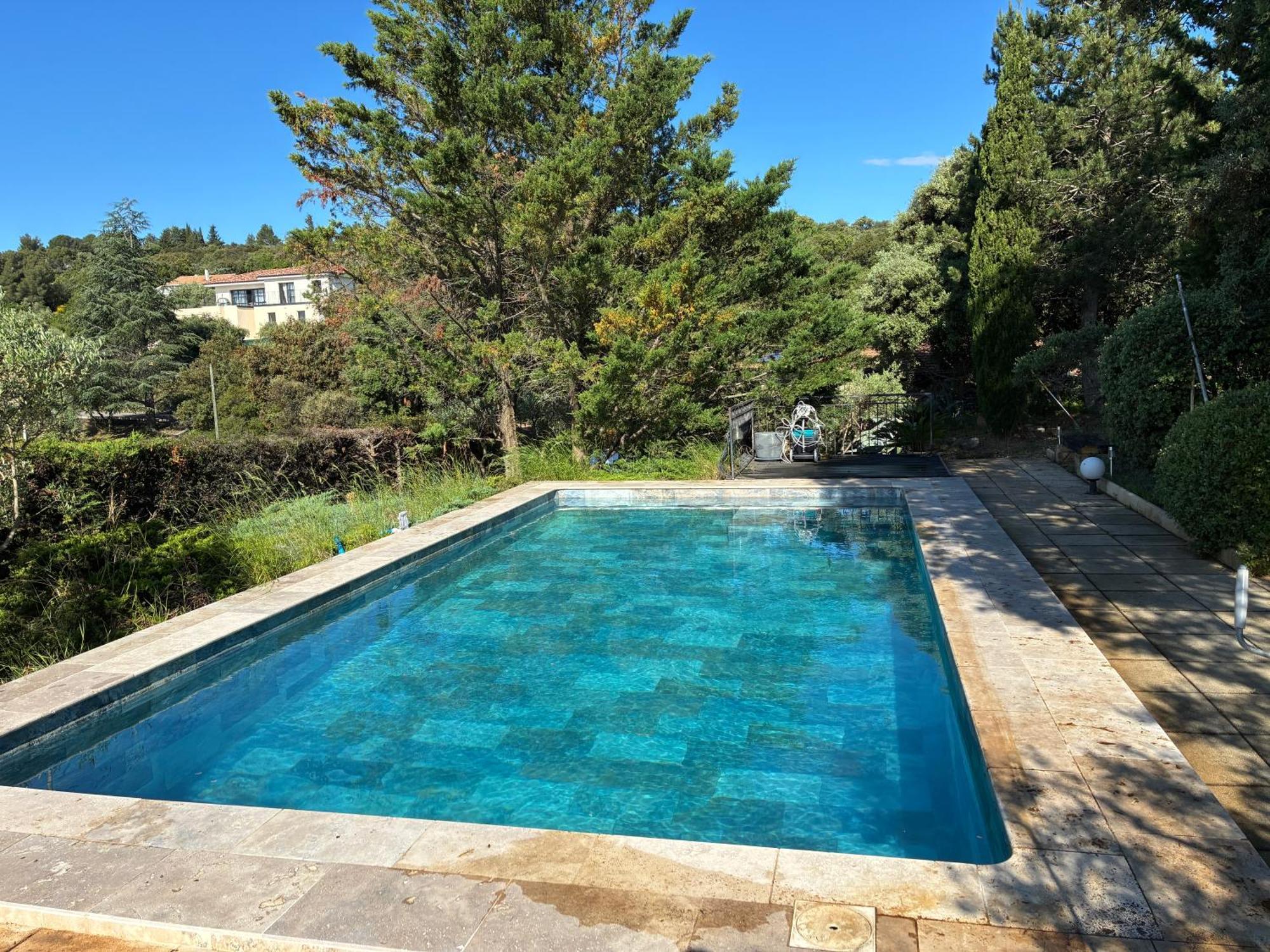 Gite 2 Chambres Avec Piscine Sernhac Екстериор снимка